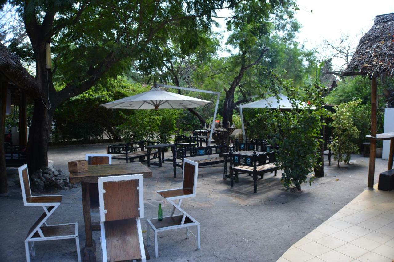 Triniti Oysterbay Hotel Dár Al-Szalám Kültér fotó